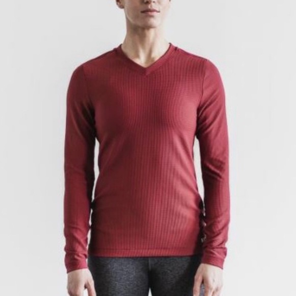 NOBULL Tops - ✌️sold✌️Nobull V-Neck Long Sleeve Waffle Women's Sweatshirt Sz S In Red
